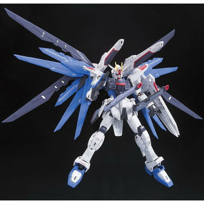 Figurine Décorative Bandai FREEDOM GUNDAM