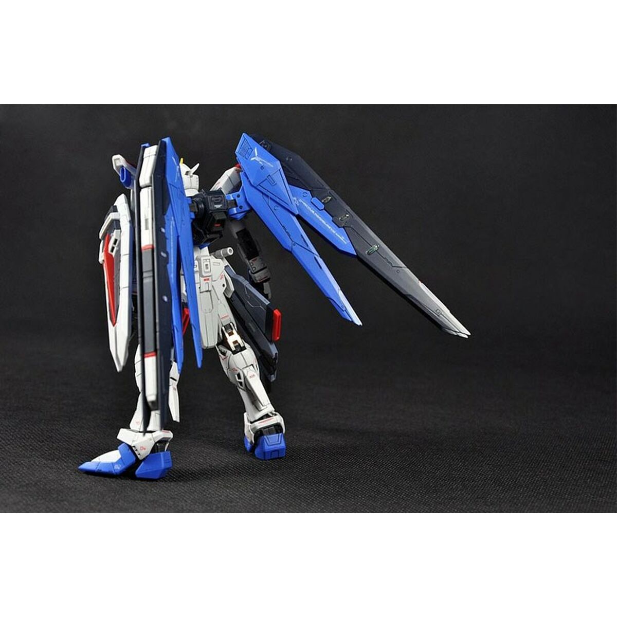 Figurine Décorative Bandai FREEDOM GUNDAM