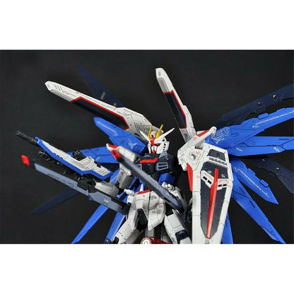 Figurine Décorative Bandai FREEDOM GUNDAM